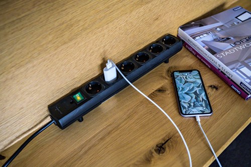 Stekkerdoos Brennenstuhl Comfort Plus 6vdig incl platte stekker 2m zw-3