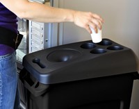Afvalbak Rubbermaid Slim Jim Vented met luchtsleuven 87 liter zwart-1