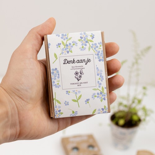 Giftbox Blossombs Denk aan je Vergeet-me-niet mix à 4 zaadbommetjes-2
